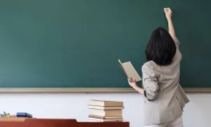 'Miễn học phí cho con giáo viên vì đâu phải ai cũng có thể dạy thêm'