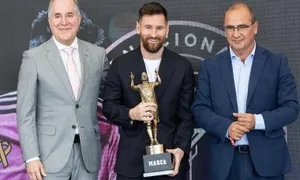 Messi nhận giải 'cầu thủ thành công nhất lịch sử'